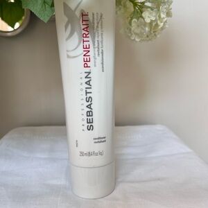 Penetraitt White Hair Conditioner
